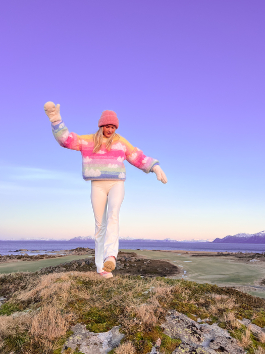 Skyhigh Genser Sunrise by Ingrid Raadim x HOY IR 01-02A
