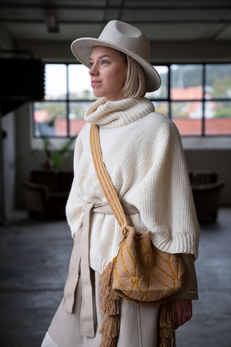 DSA - Florence Poncho & Halstube 105-11