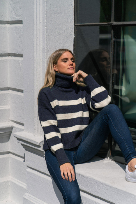 Minnie Genser Indigo