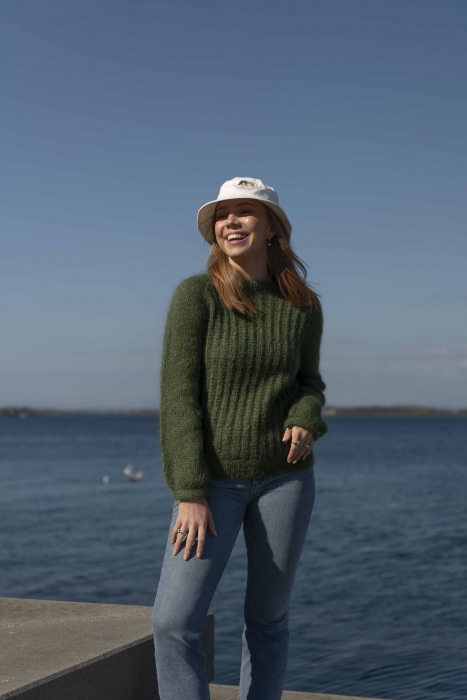 Malin Genser Armygrønn av SD/HOY 