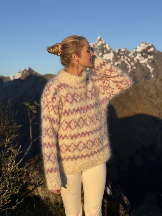 Himmeltind Genser by Ingrid Raadim x HOY IR 04-08